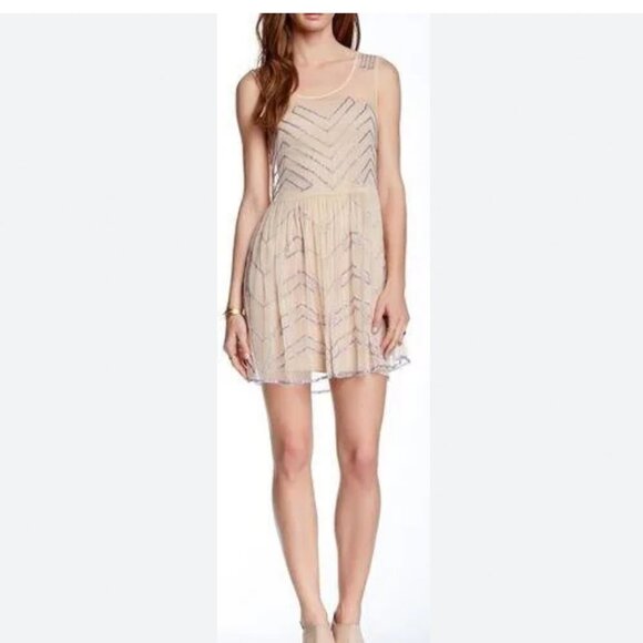 Free People Embellished Mesh Mini Slip Soft Peach Medium NWT - Picture 1 of 12
